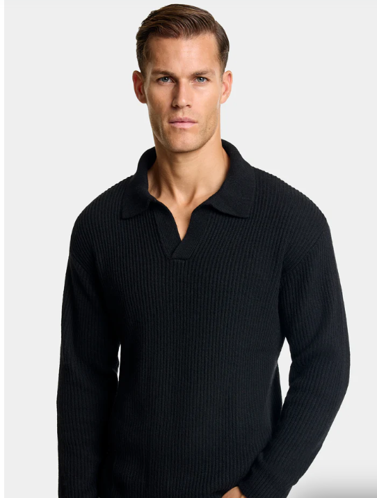 Maglia Uomo a V a Maniche Lunghe – Eleganza Quotidiana